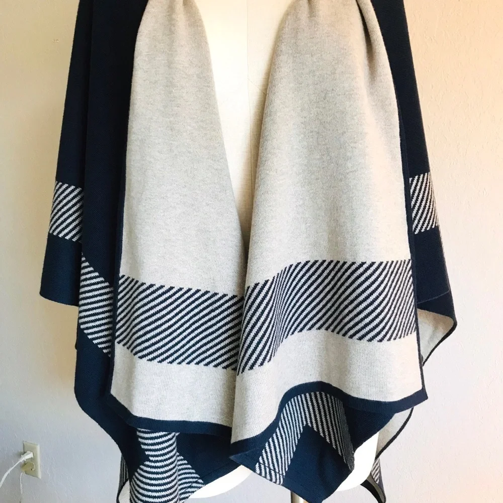 CAbi Reversible Navy/Tan Wrap Sweater Shawl Poncho Open Front Button Sides LNWOT - Picture 9 of 14